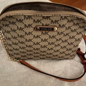 Micheal Kors Purse